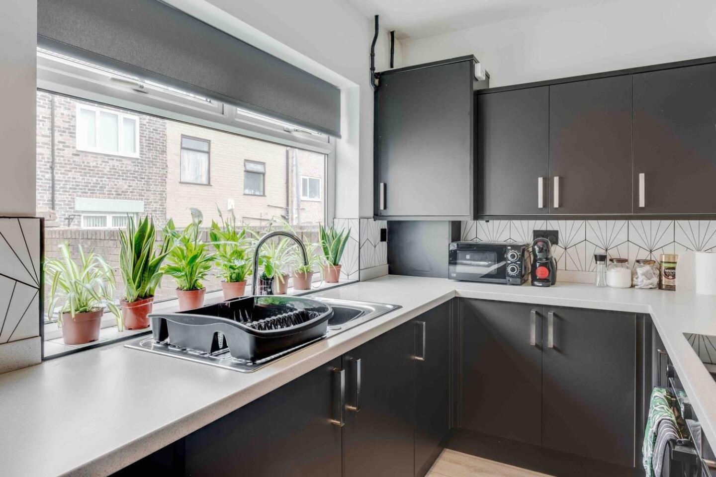 3-Bed Scouse House Near Anfield & Goodison Villa Liverpool Kültér fotó