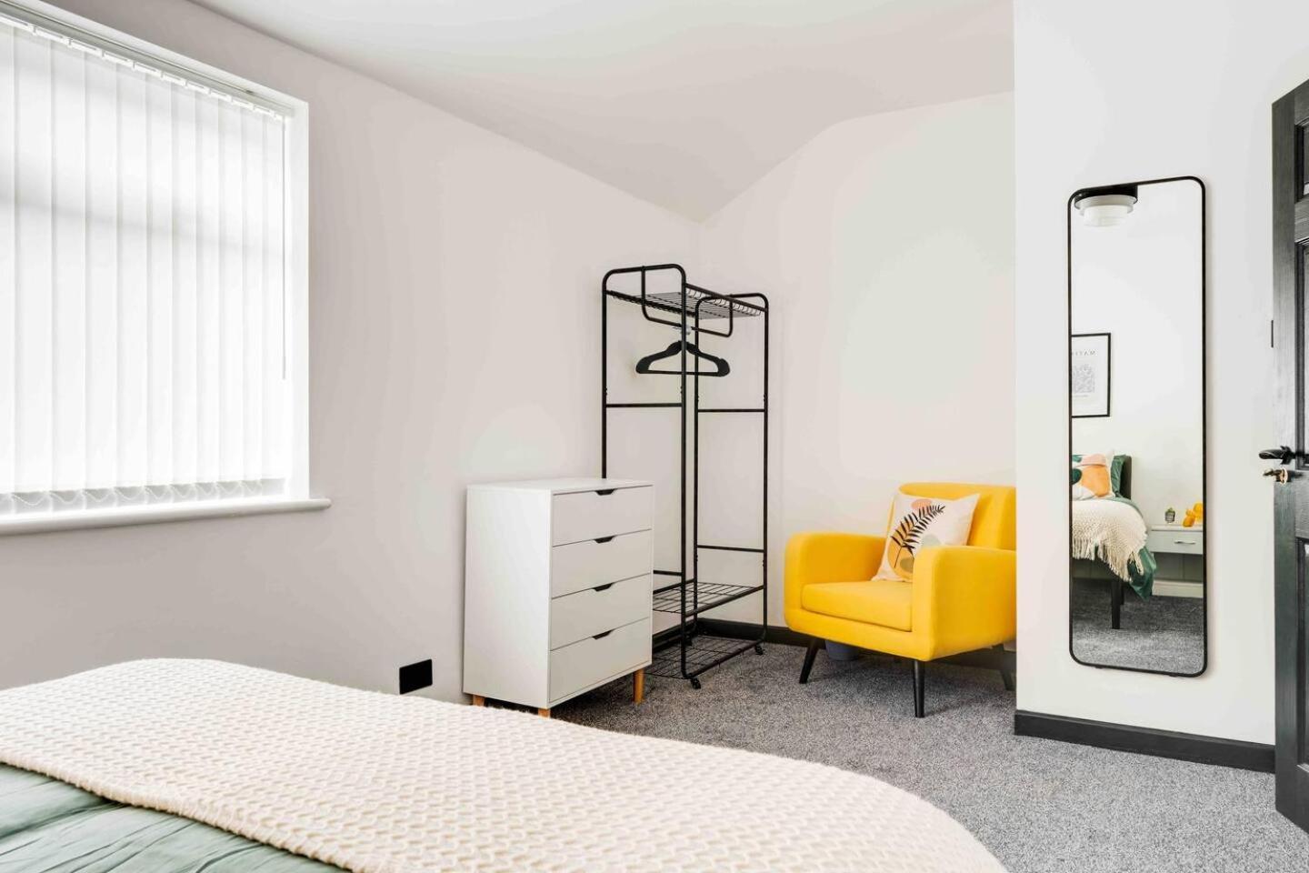 3-Bed Scouse House Near Anfield & Goodison Villa Liverpool Kültér fotó